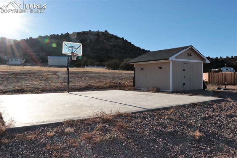 495 Twin Pines Ave, Rockvale, CO 81244