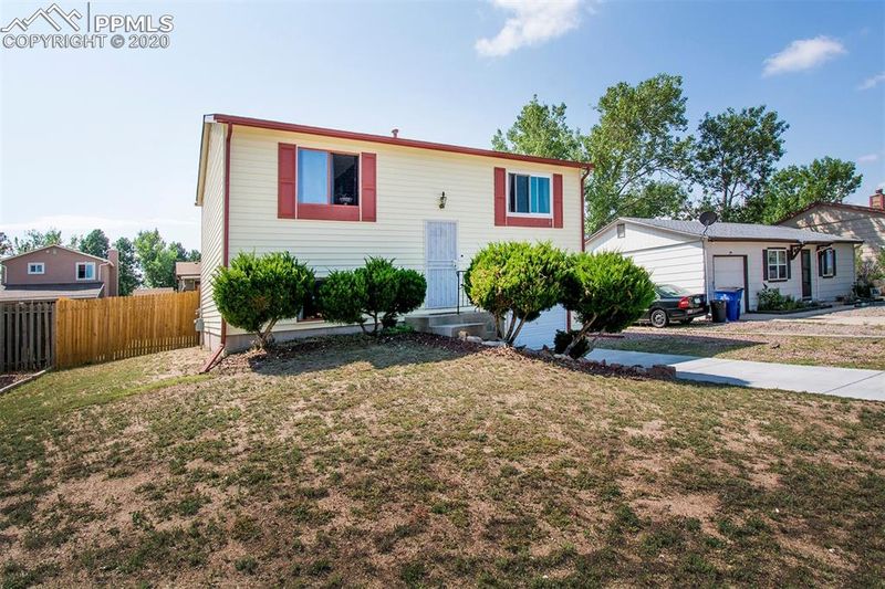 4955 Ivor Dr, Colorado Springs, CO 80916