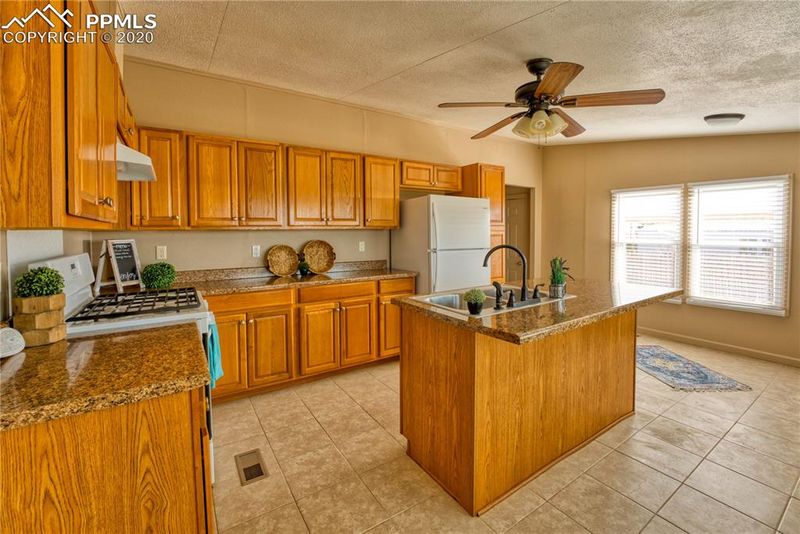 4965 Pipestem Dr, Colorado Springs, CO 80928