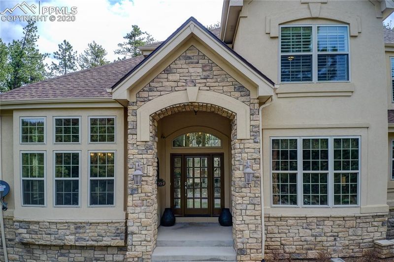 4975 Crow Dr, Larkspur, CO 80118
