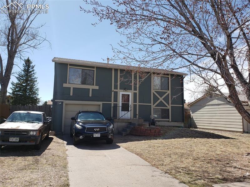 4975 Ivor Dr, Colorado Springs, CO 80916