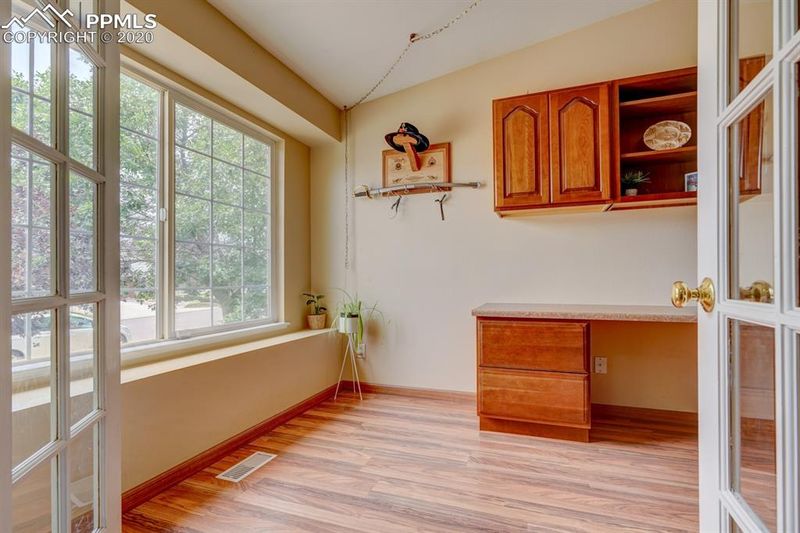 4986 Hawk Meadow Dr, Colorado Springs, CO 80916