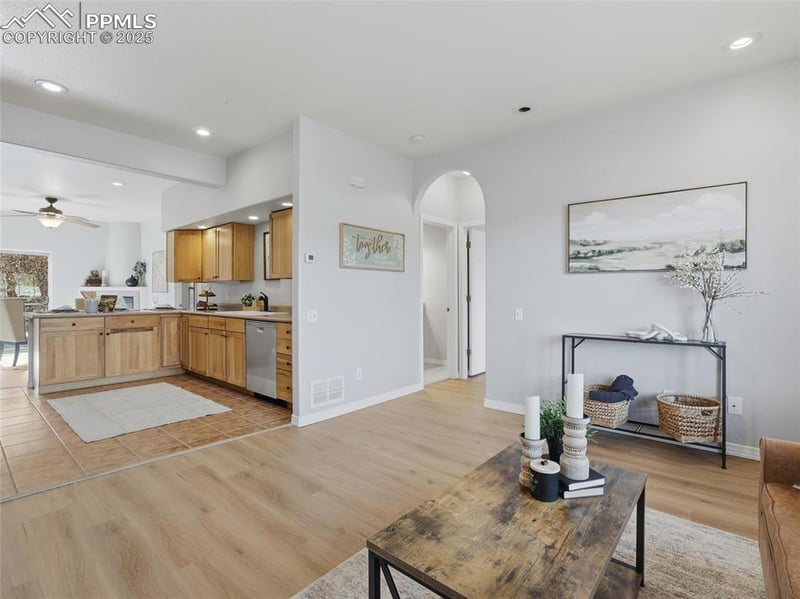 5 Taos Pl, Manitou Springs, CO 80829