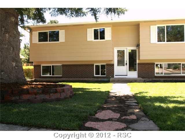 5002 Crestwood Dr, Colorado Springs, CO 80918
