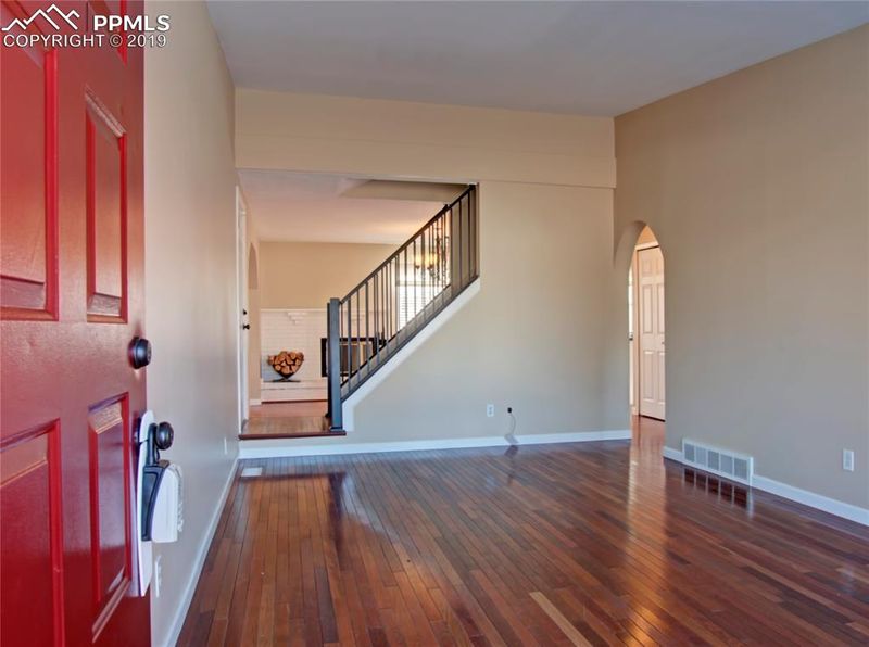 5005 N Nolte Dr, Colorado Springs, CO 80916