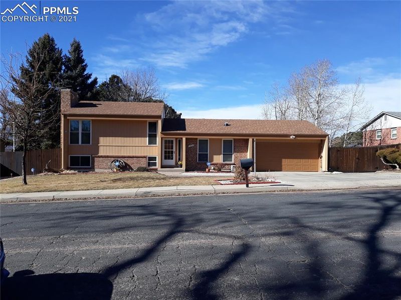 5008 Alta Loma Rd, Colorado Springs, CO 80918