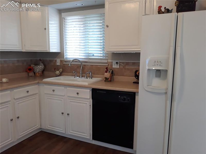 5008 Alta Loma Rd, Colorado Springs, CO 80918