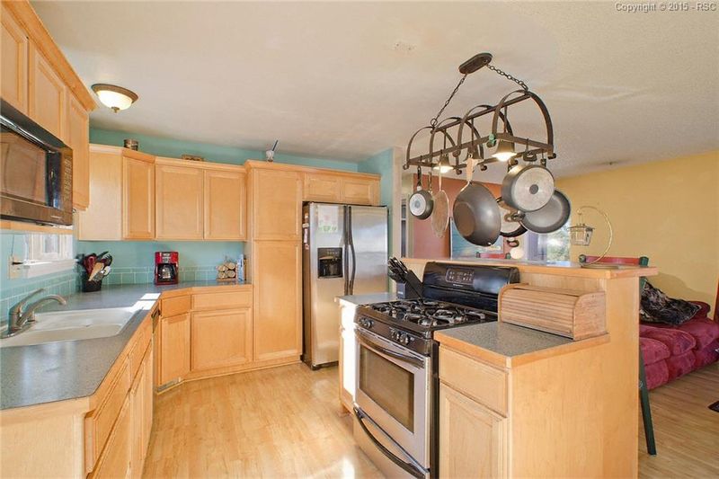 5015 N Nolte Dr, Colorado Springs, CO 80916