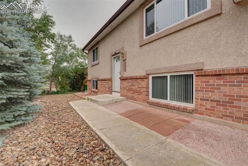 5016 Villa Cir, Colorado Springs, CO 80918