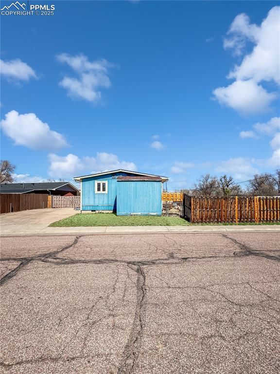 502 Crest Dr, Fountain, CO 80817