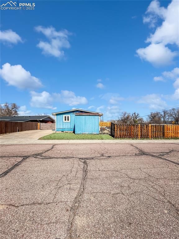 502 Crest Dr, Fountain, CO 80817
