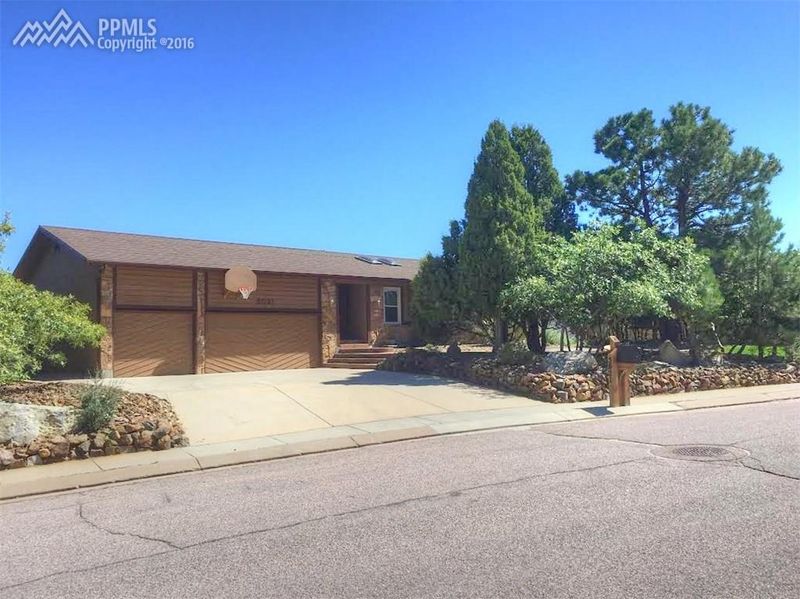 5021 W Cliff Point Cir, Colorado Springs, CO 80919