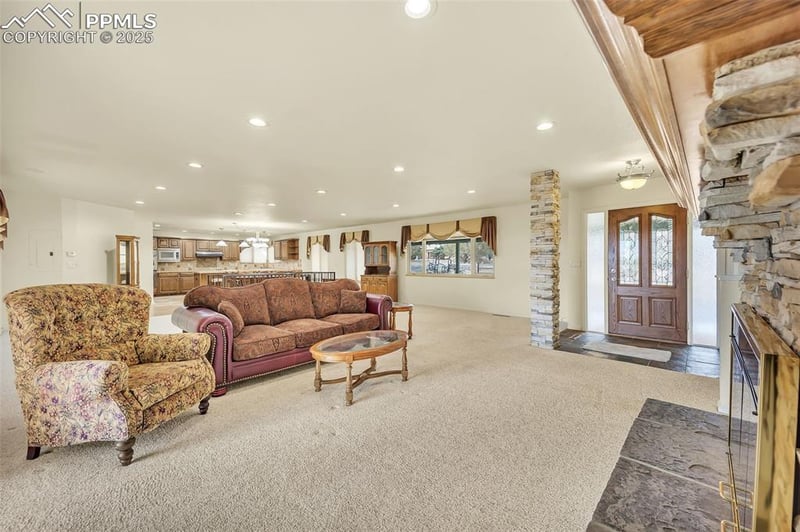 5025 Brady Rd, Colorado Springs, CO 80915