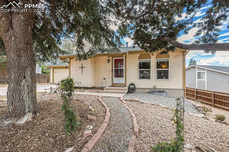 5035 N Splendid Cir, Colorado Springs, CO 80917
