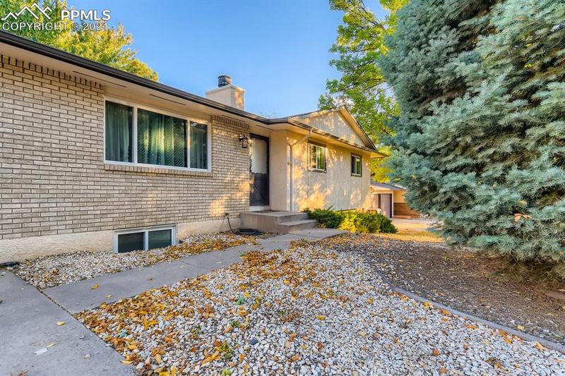 5041 Hackamore Dr, Colorado Springs, CO 80918