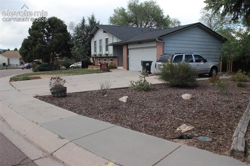 5055 Picket Dr, Colorado Springs, CO 80918