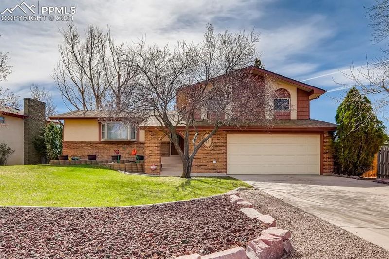 5065 Escapardo Way, Colorado Springs, CO 80917