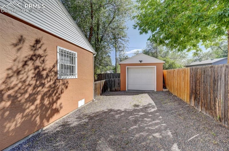 507 Cheyenne Rd, Colorado Springs, CO 80905