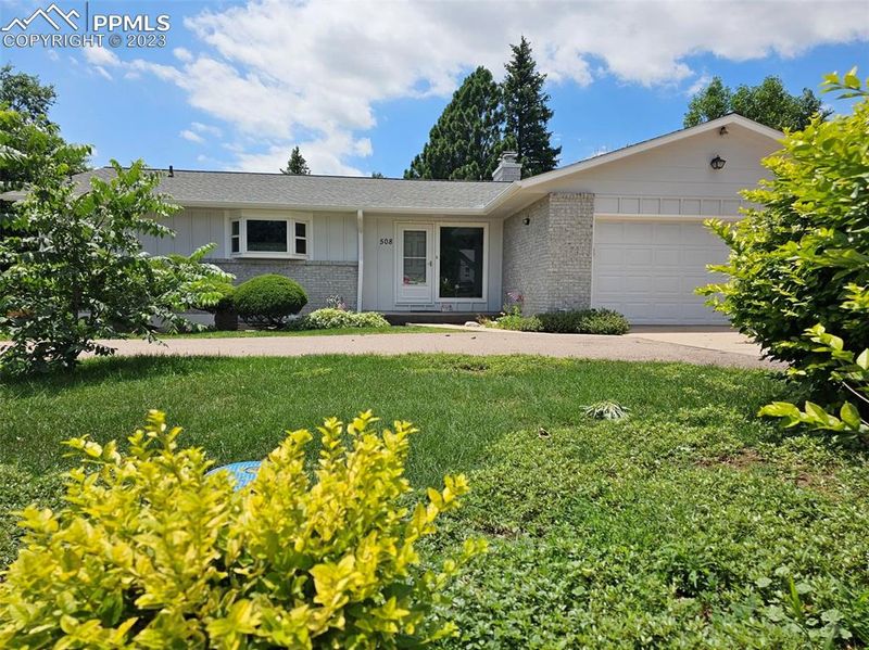 508 Crestridge Ave, Colorado Springs, CO 80906