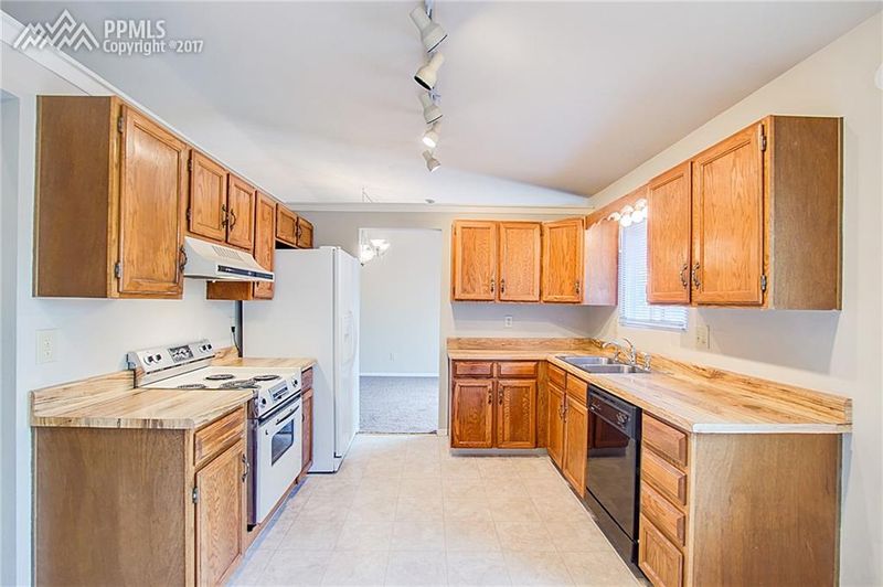 5085 Artistic Cir, Colorado Springs, CO 80917