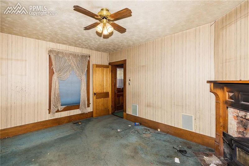 509 S El Paso St, Colorado Springs, CO 80903
