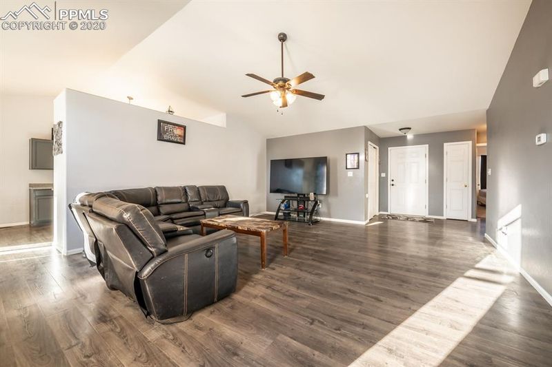 5093 Buchanan Dr, Pueblo, CO 81008