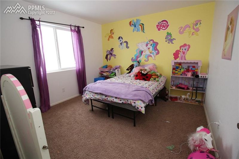 5096 Goldking Rd, Pueblo, CO 81008