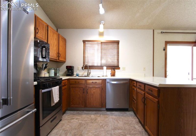 5097 Willowbrook Rd, Colorado Springs, CO 80917