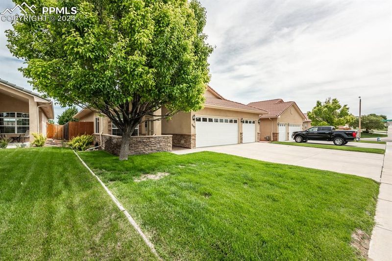 5107 Almondcrest Dr, Pueblo, CO 81005