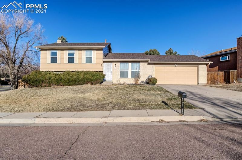 5110 Saddle Dr, Colorado Springs, CO 80918