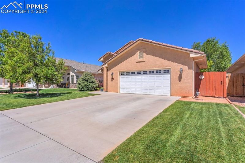5115 Almondcrest Dr, Pueblo, CO 81005