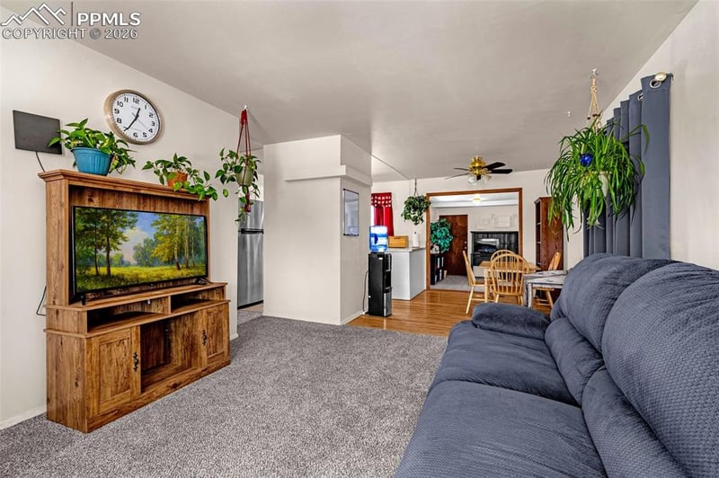 512 Cottonwood Dr, Colorado Springs, CO 80911