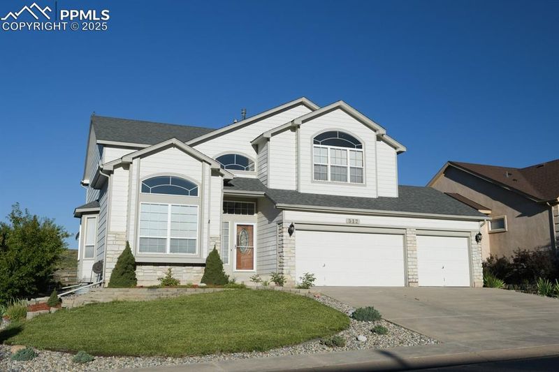 512 Oxbow Dr, Monument, CO 80132