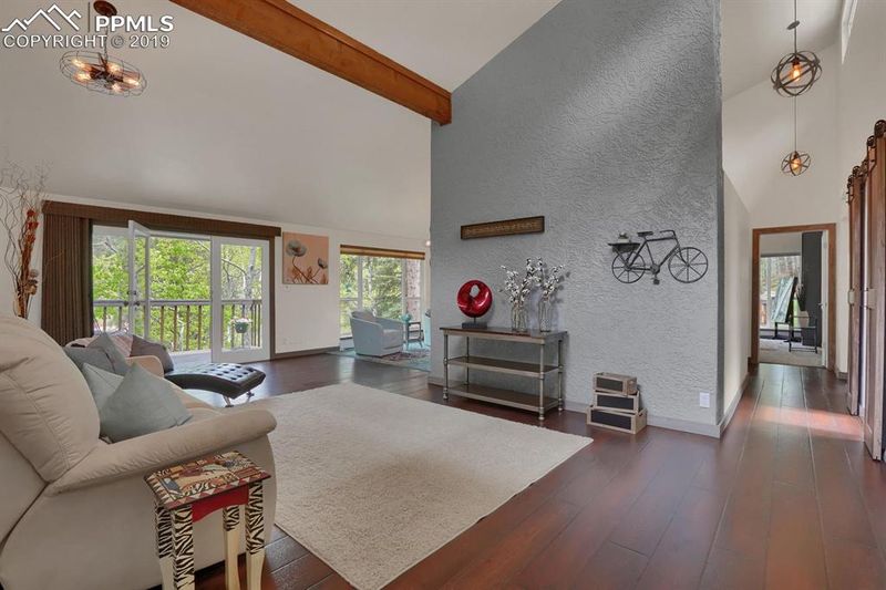 5128 Neeper Valley Rd, Manitou Springs, CO 80829