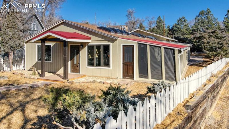 513 N 17th St, Colorado Springs, CO 80904