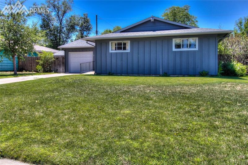 513 Iris Dr, Colorado Springs, CO 80911