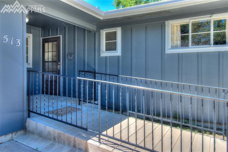 513 Iris Dr, Colorado Springs, CO 80911