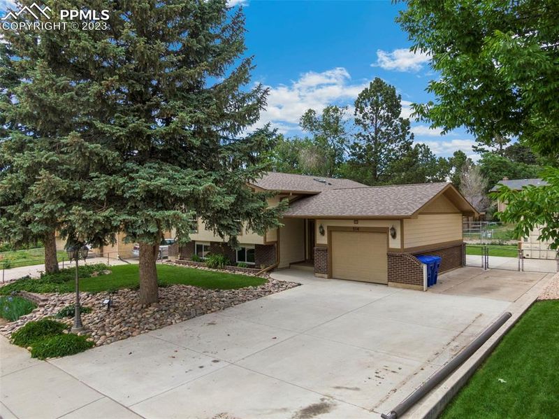 514 Jersey Ln, Colorado Springs, CO 80911