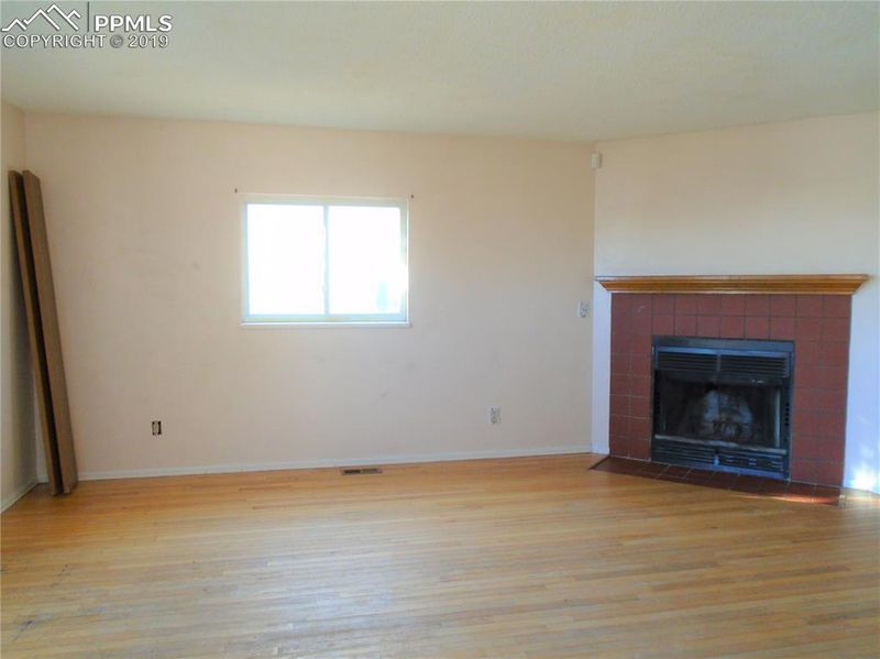 5140 Victory Rd, Colorado Springs, CO 80911
