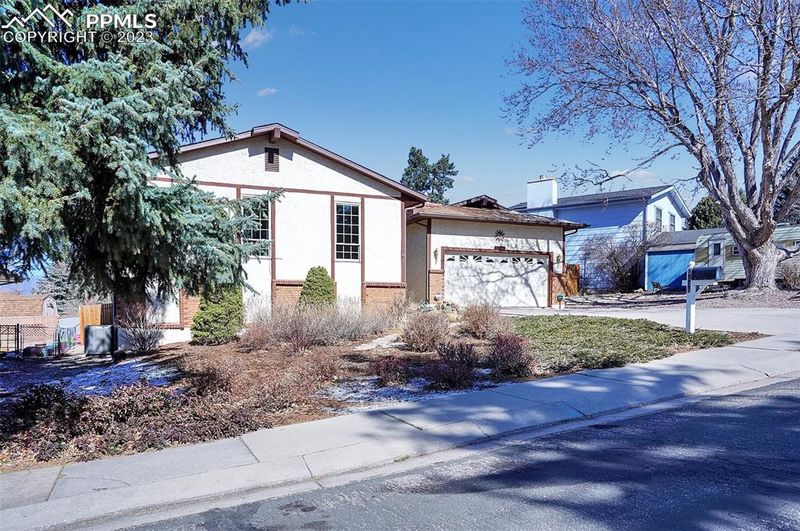 5145 N Splitrail Dr, Colorado Springs, CO 80917
