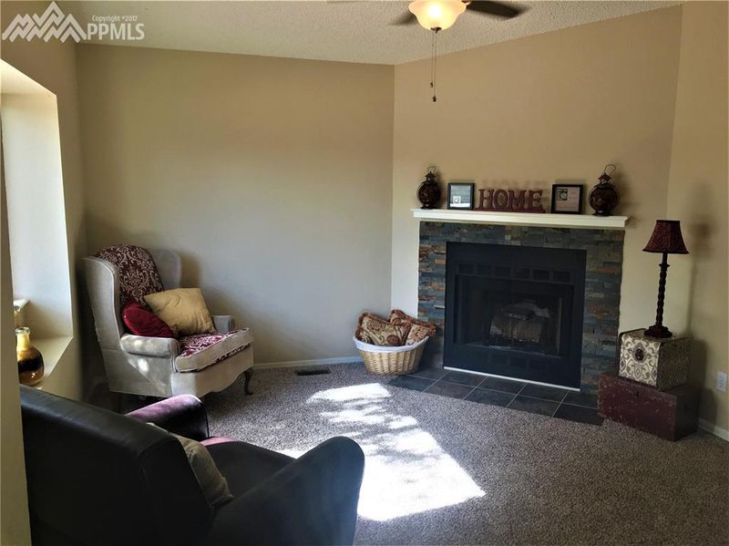 515 Fountain Mesa Rd, Fountain, CO 80817