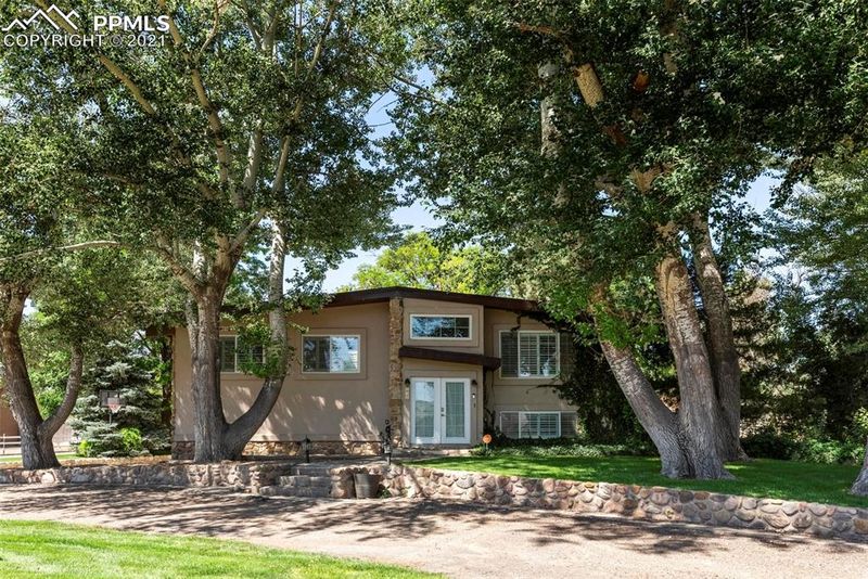 515 La Vista Rd, Pueblo, CO 81005