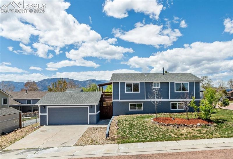 5155 Victory Rd, Colorado Springs, CO 80911