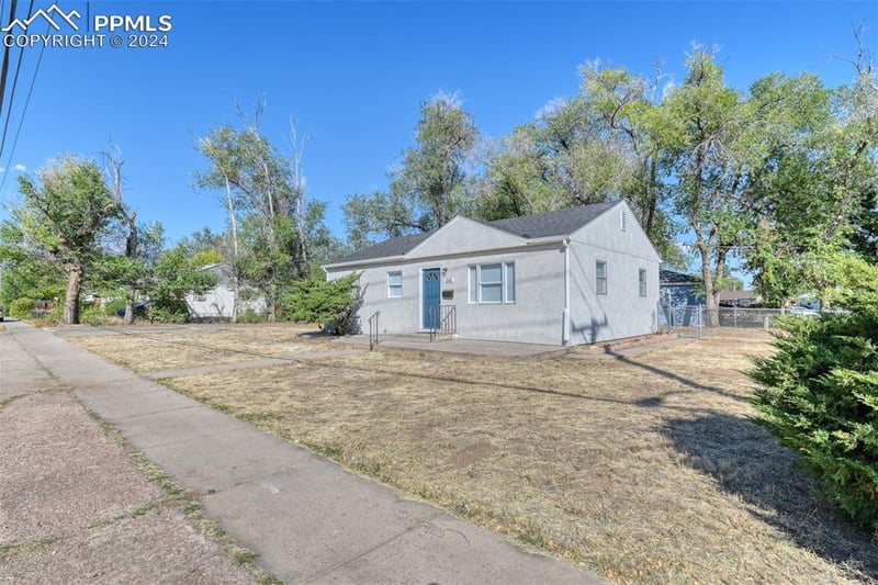 516 Cheyenne Rd, Colorado Springs, CO 80905