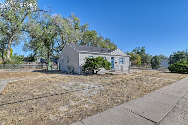 516 Cheyenne Rd, Colorado Springs, CO 80905
