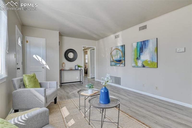 516 Cheyenne Rd, Colorado Springs, CO 80905