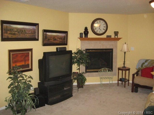 516 S Divot Dr, Pueblo, CO 81007