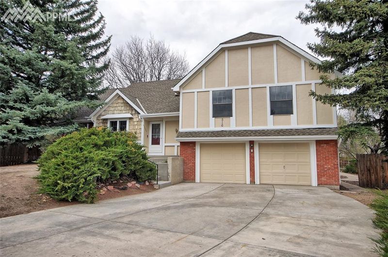 516 W Rockrimmon Blvd, Colorado Springs, CO 80919