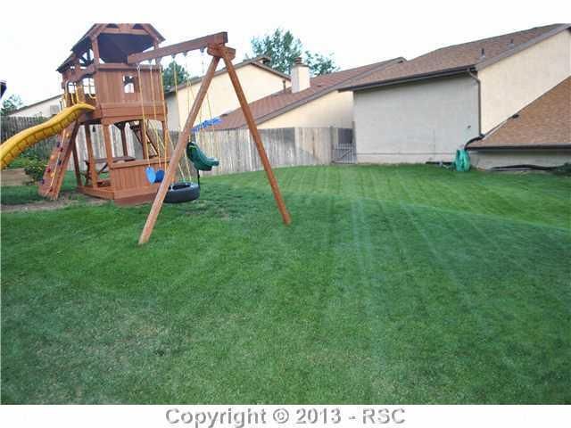 5160 Solar Ridge Dr, Colorado Springs, CO 80917