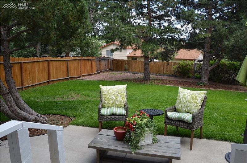 5165 Picket Dr, Colorado Springs, CO 80918